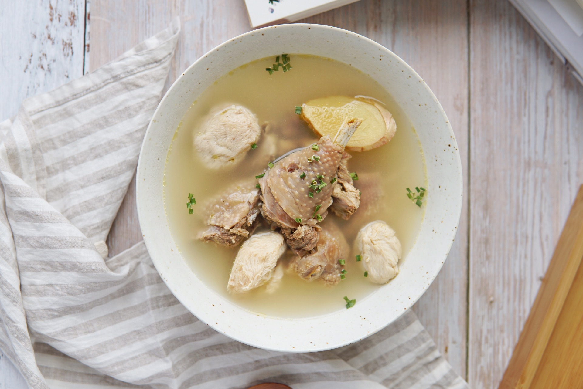 猴头菇鲍鱼鸡汤健脾养胃滋阴养血,干猴头菇煲鸡汤的做法