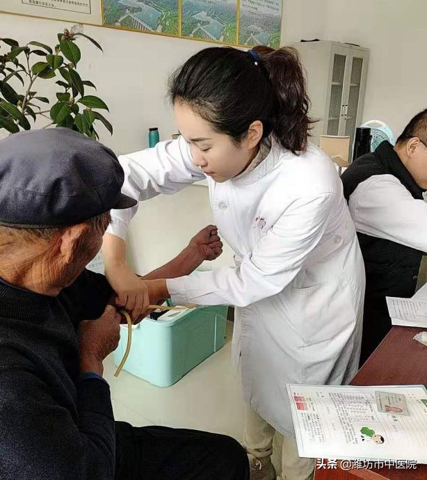 初冬暖行,潍坊最南边的山村,一群白大褂带来“健康大动作”