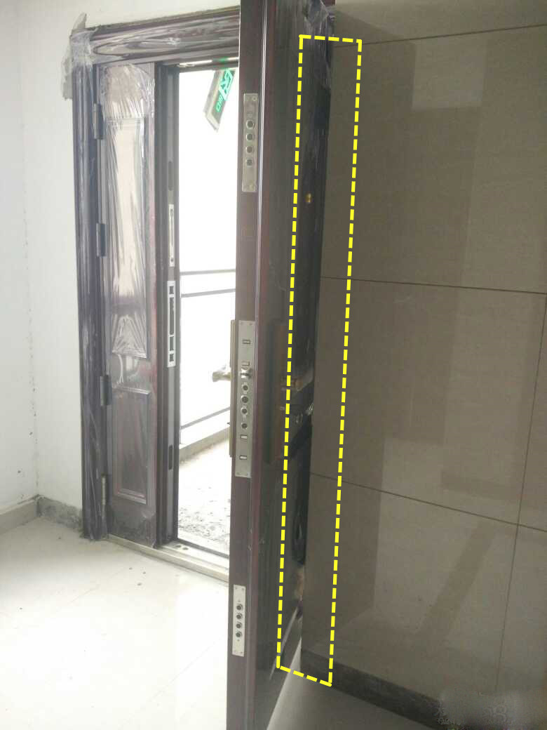 防盗门被撞凹陷修还是换呢,防盗门使劲撞才能开门怎么回事