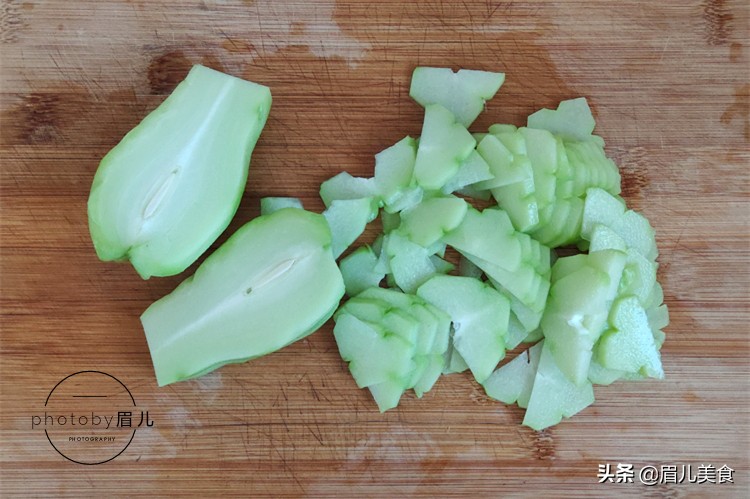 秋天减肥,这瓜别放过,仅2元一斤,拌一拌就上桌,大口吃不长肉