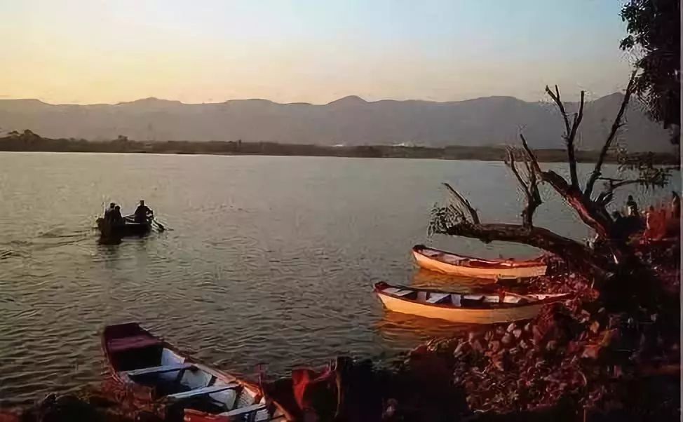 新疆喀什到巴基斯坦需要怎么过去,喀什通巴基斯坦公路