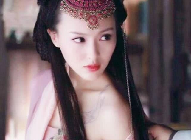 唐嫣迪丽热巴造型惊艳,杨幂迪丽热巴最新造型