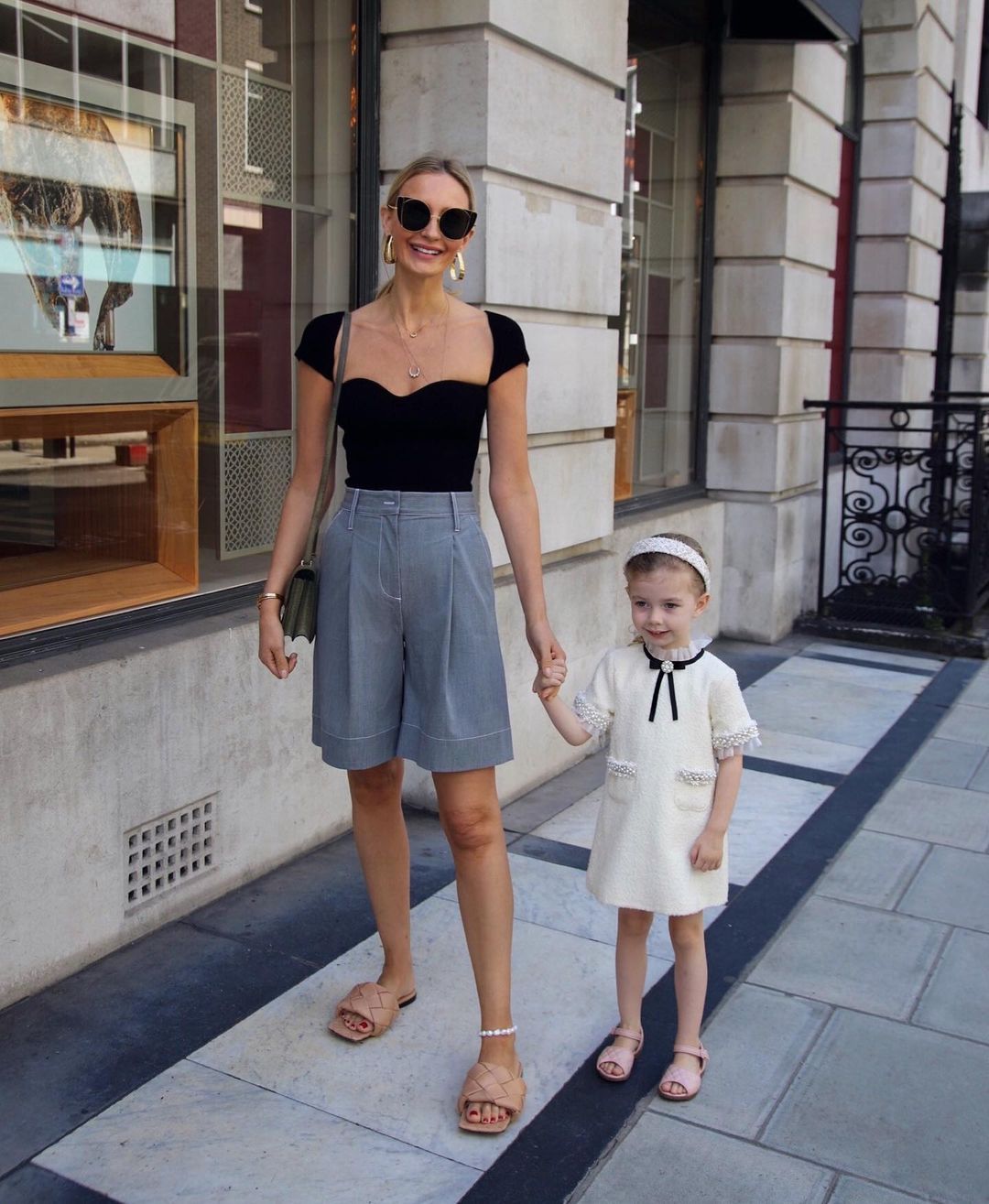 当妈了别忘了打扮自己,基础穿搭秒变精致妈妈