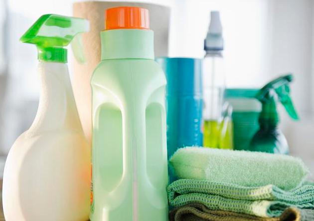 小孩石灰进眼睛,小孩眼睛迷了东西