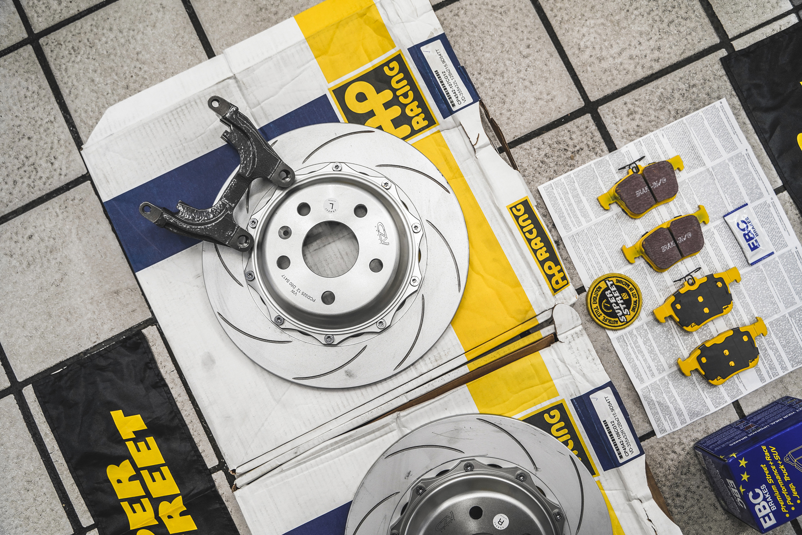 大众迈腾改后轮通风盘刹车系统,大众迈腾改轮毂刹车