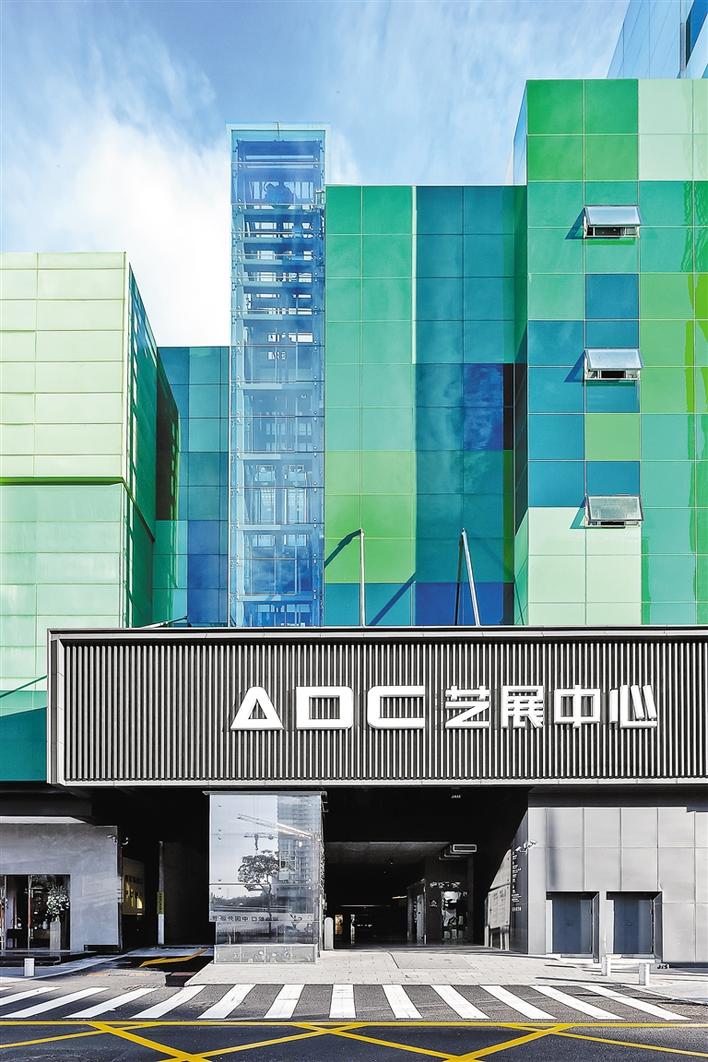 宝能·第一空间和艺展中心助阵鹏城八月欢乐游购！罗湖工艺美术集聚区成人气打卡点