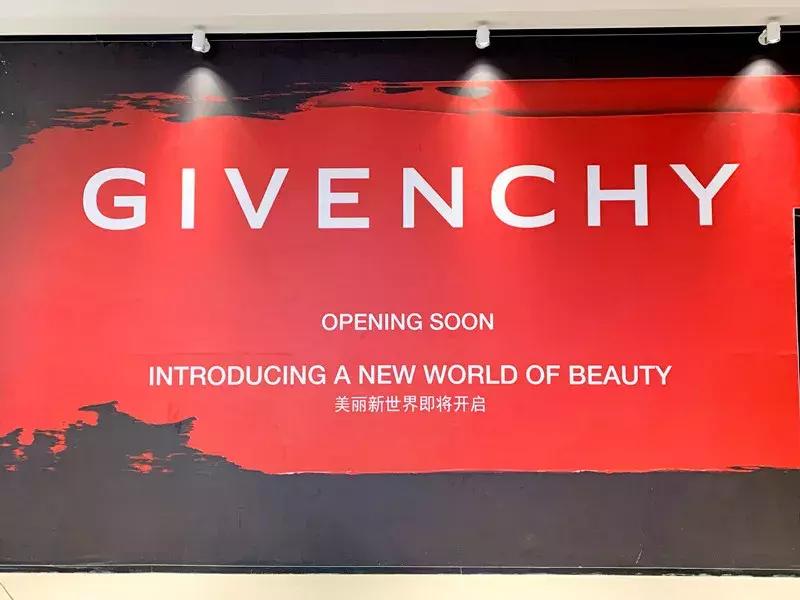 西安北郊比较平民的商场,吹爆店铺