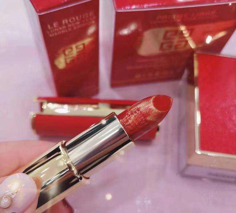 大牌口红的新年限定，各种神仙包装令人心动，get起来过新年