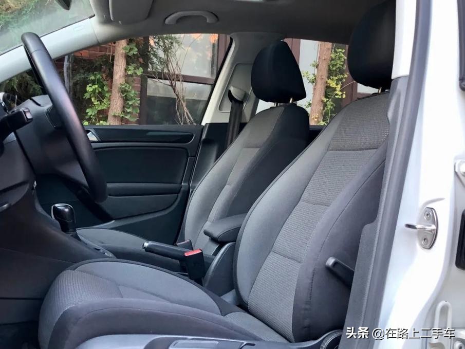 五六万块钱能买个高尔夫,五六万能买哪年的高尔夫