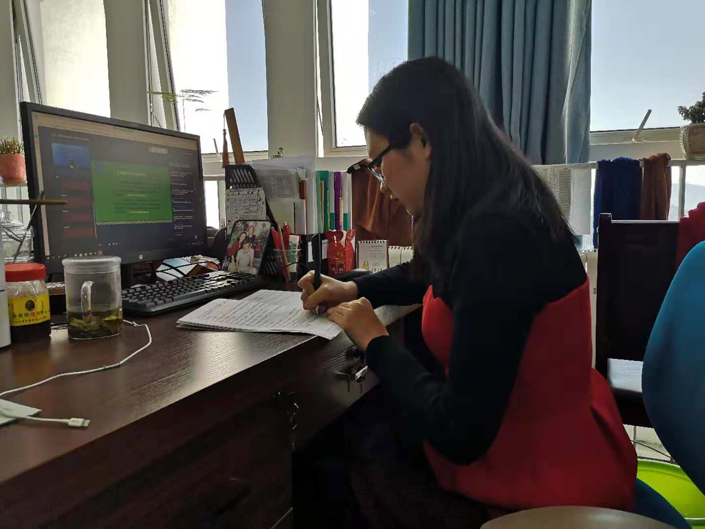 六盘水市第五中学“执鞭追梦 大爱无疆”系列报道之王玥：争做“四有”好老师