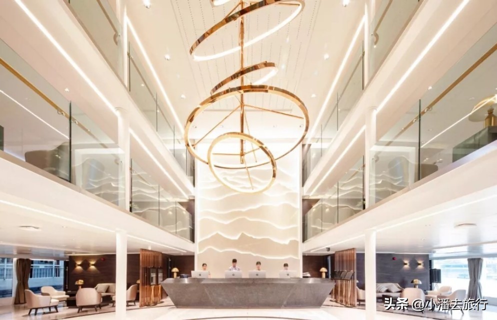 长江游轮“巨无霸”世纪荣耀号，原来它的吨位不是长江之最