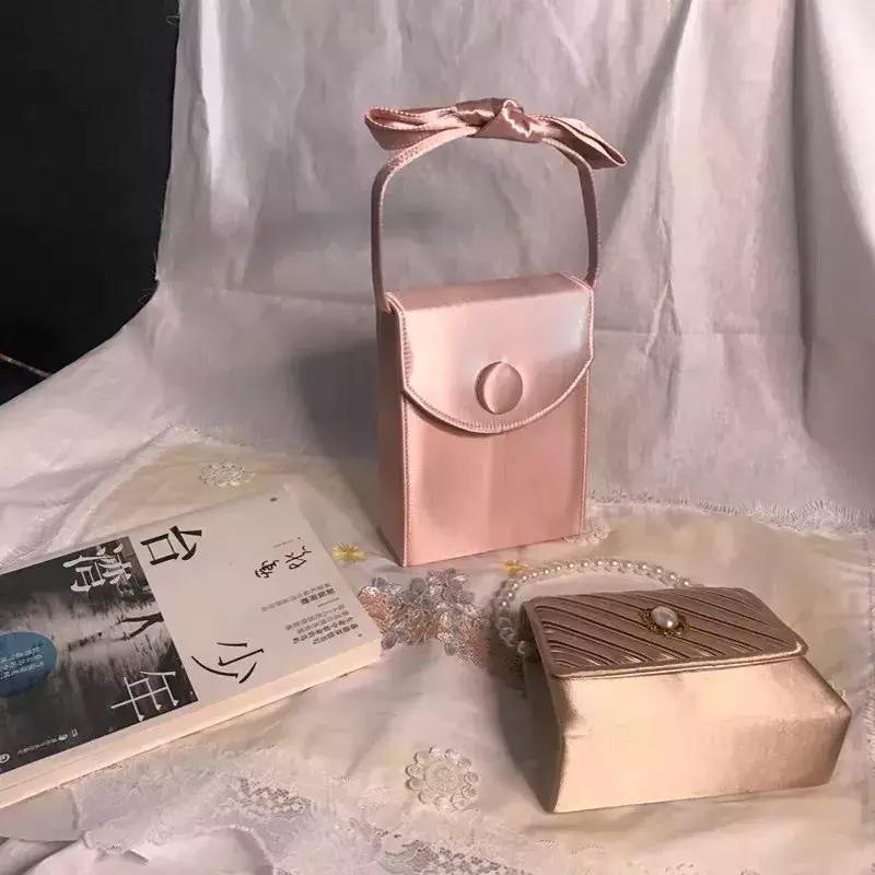 小ck包包推荐小众高级感,跟小ck一个档次的包包品牌