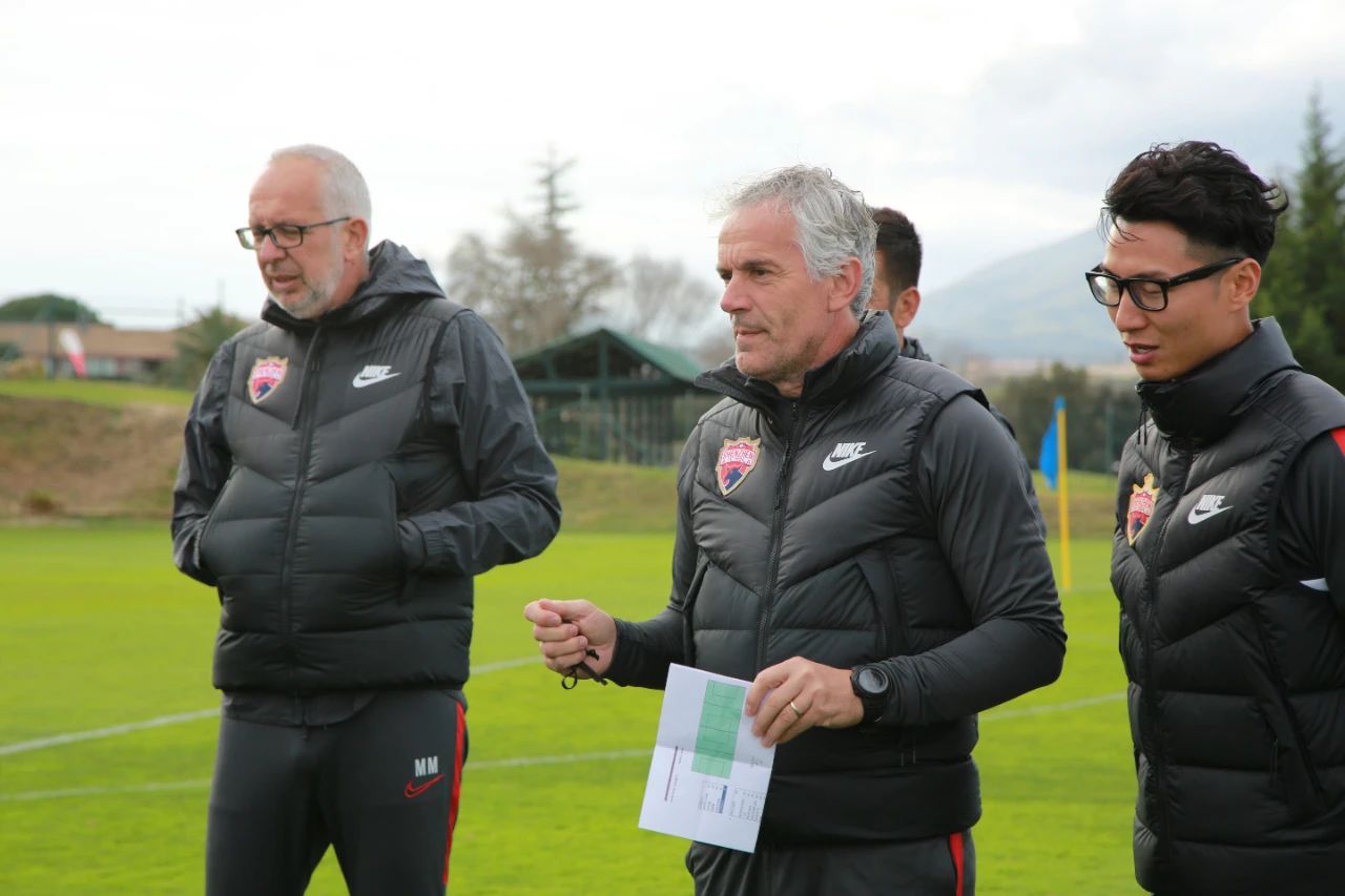 多纳多尼点评王永珀,多纳多尼踢球巅峰水平