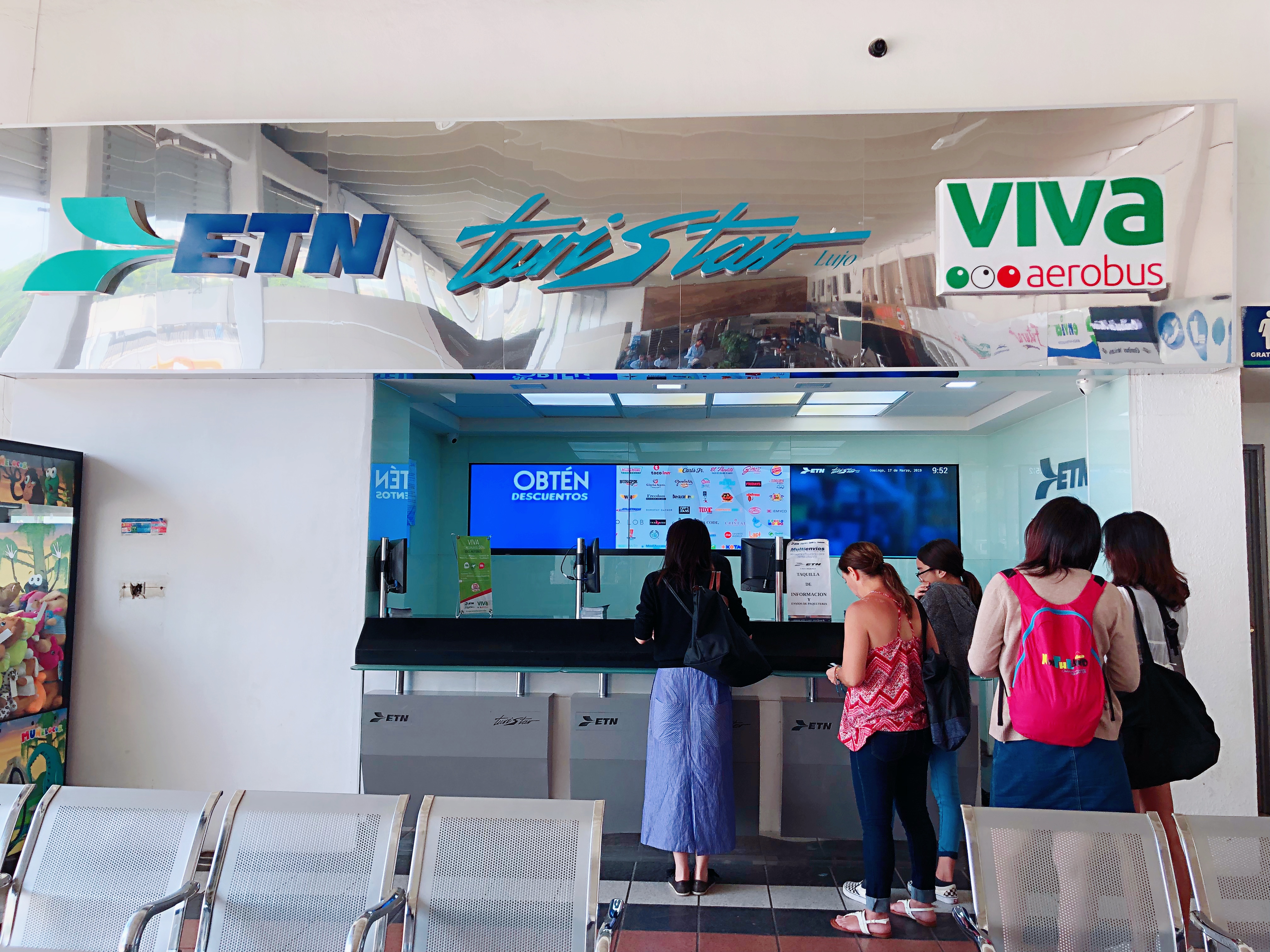 墨西哥大巴免费,墨西哥三辆大巴