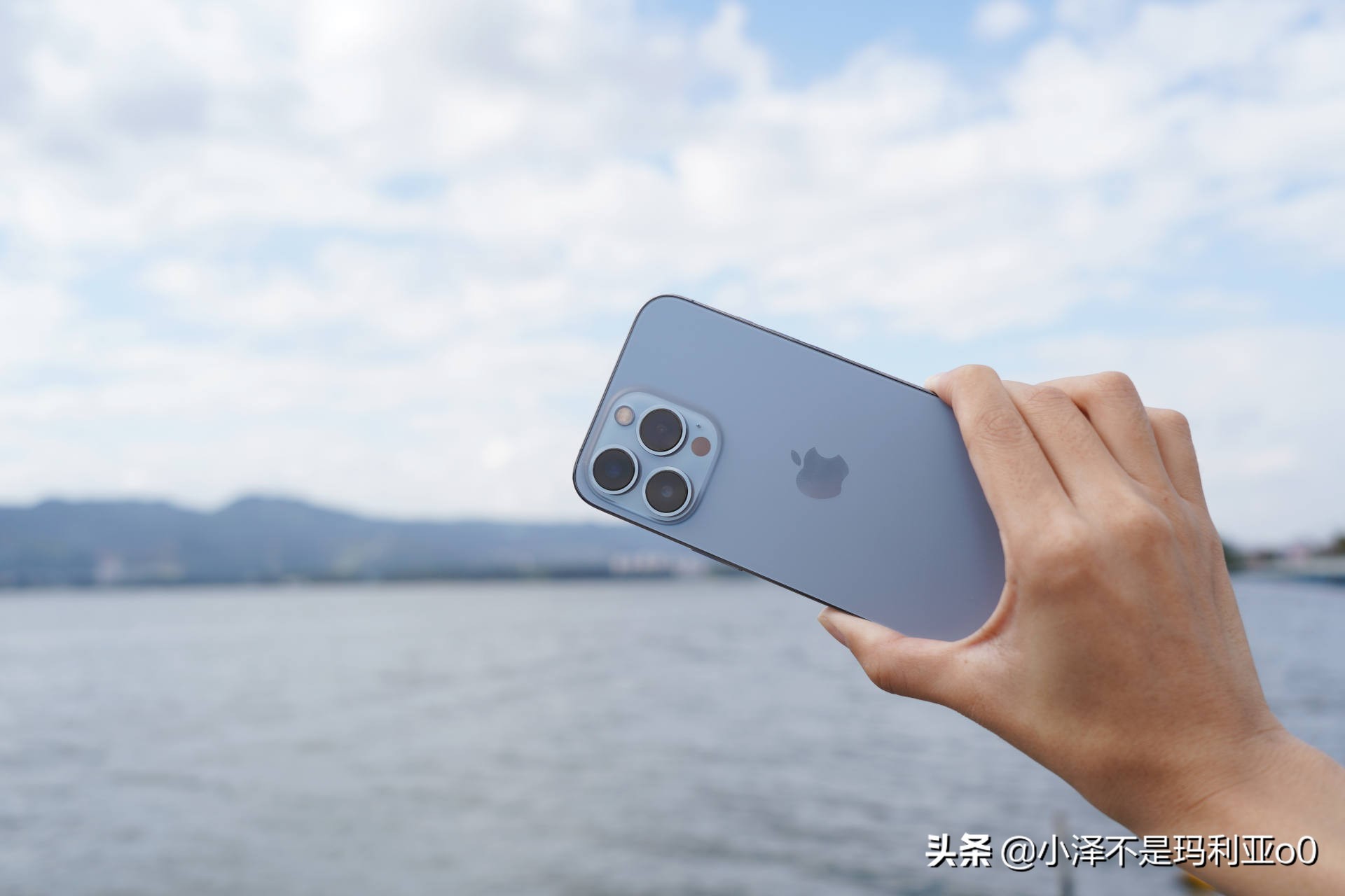 远峰蓝iphone13pro真的假的,iphone13pro远峰蓝边框会刮花吗