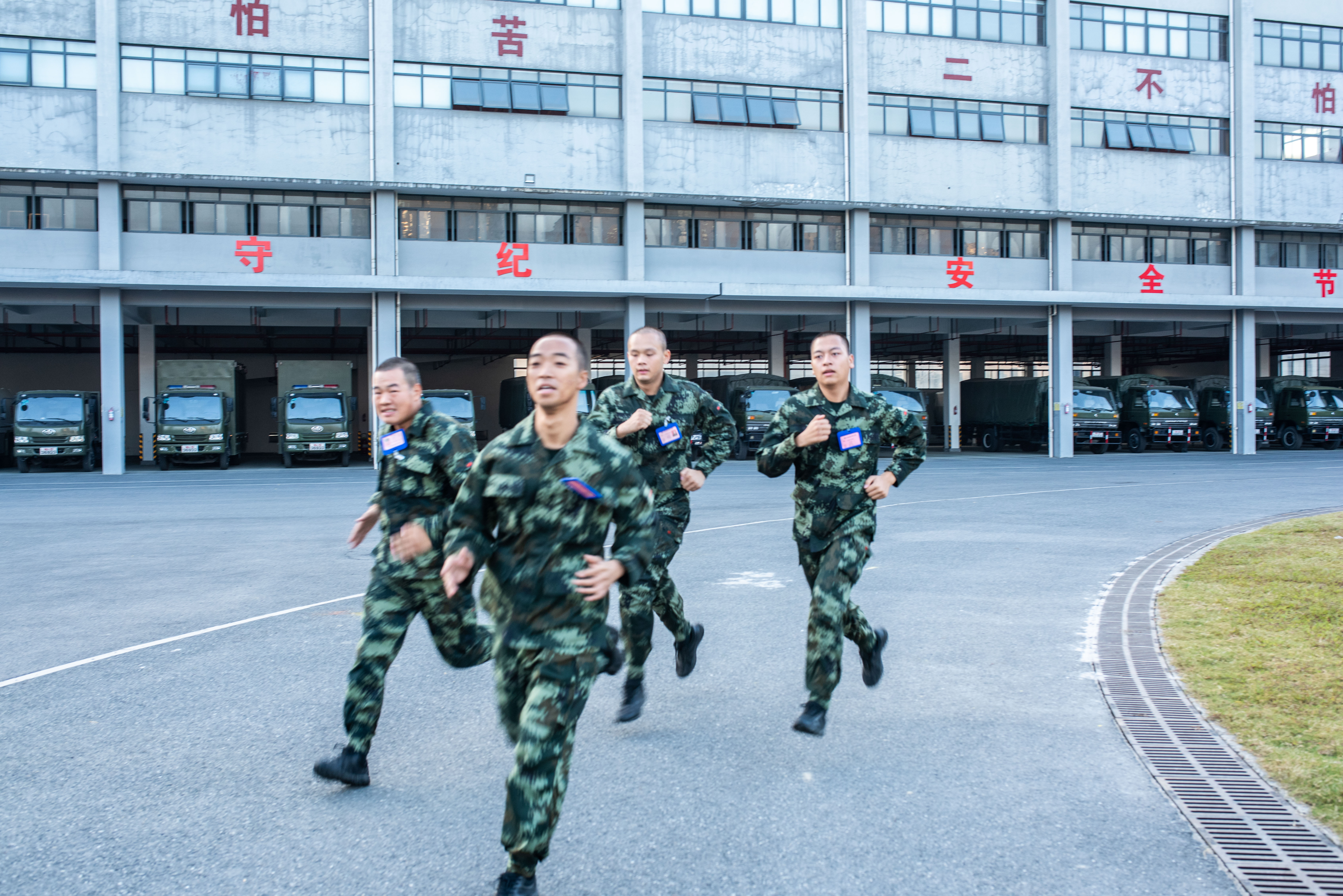 新兵营体能怎么训练,新兵体能是怎么训练的