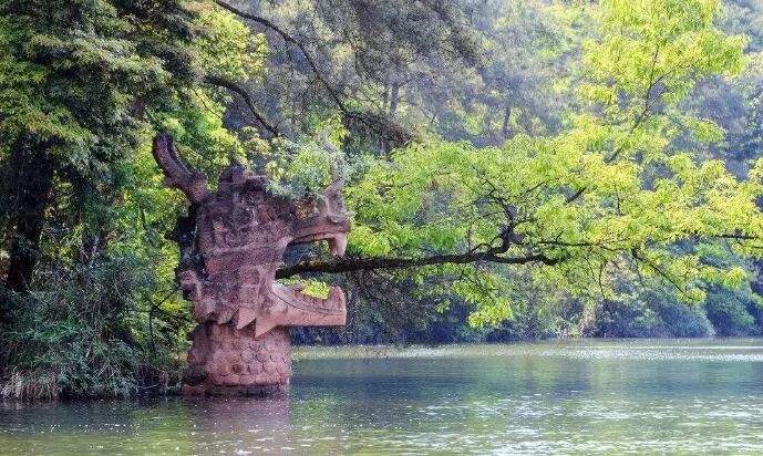 有着“九沟十八岔”的湖水和“水上迷宫”之称的石象湖生态风景区