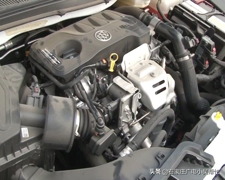 发动机和svs故障灯亮起怎么解决,新车出现发动机故障灯怎么办