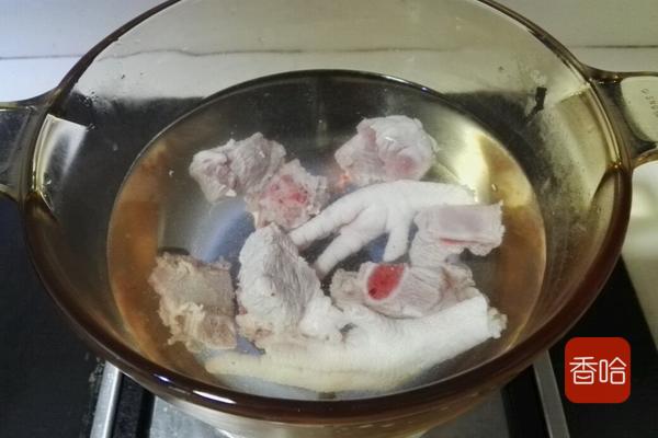 它是女性最佳“暖宫菜”，缓解宫寒，远离姨妈痛睡得香