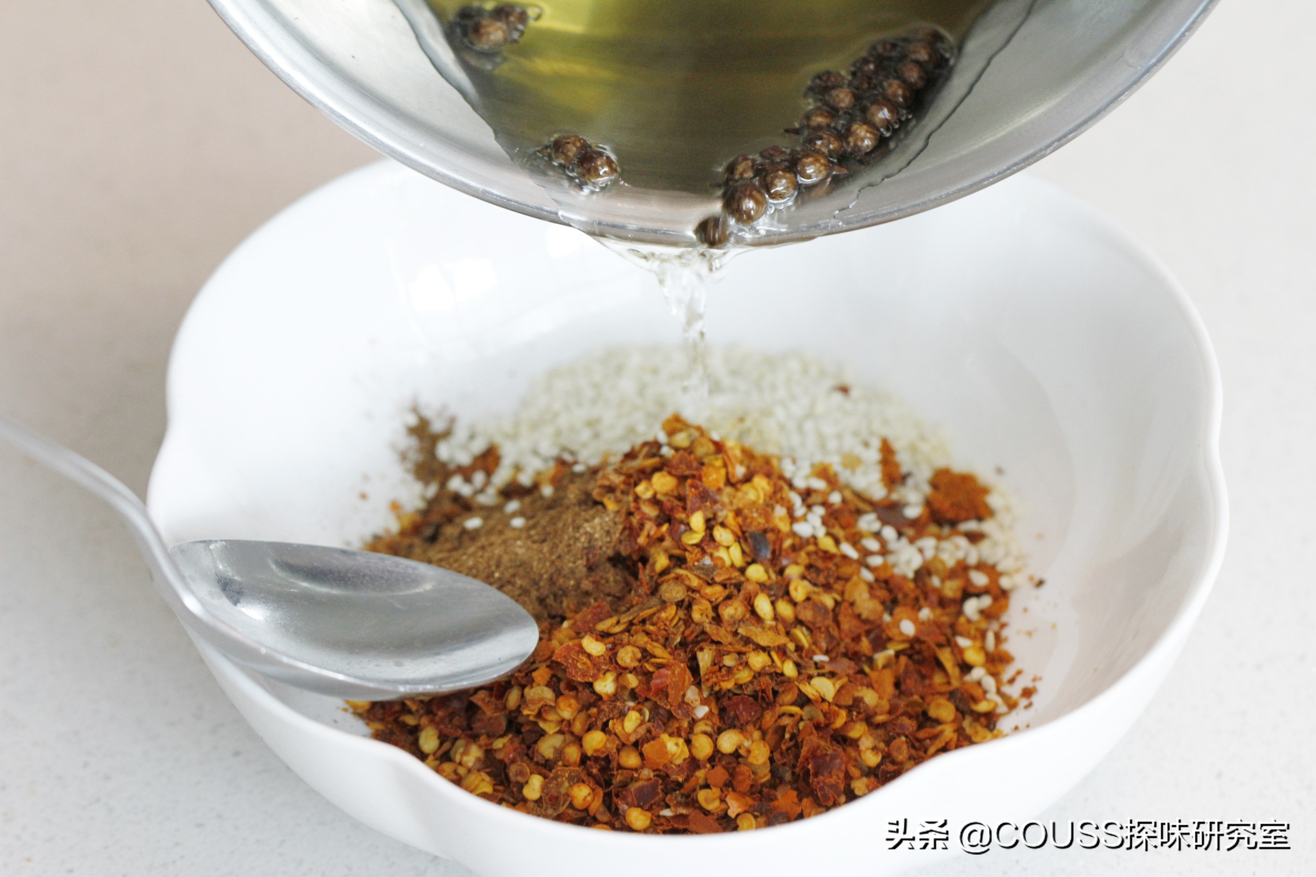 烤全鸡能烤熟吗,碳烤全鸡外脆里嫩