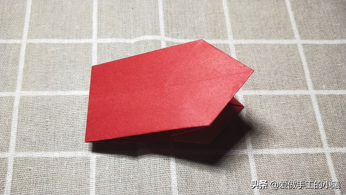 爱心书签用一个正方形纸怎么折,怎样用很小的白纸做一个爱心书签