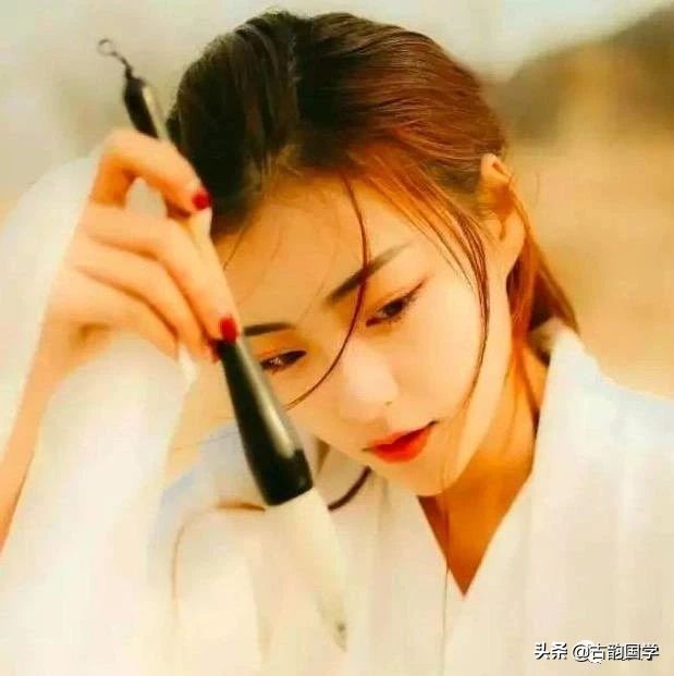 64副经典对联：春色绿千里，马蹄香万家