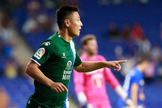 收获新赛季欧冠首胜,斩获中国球员五大联赛首球