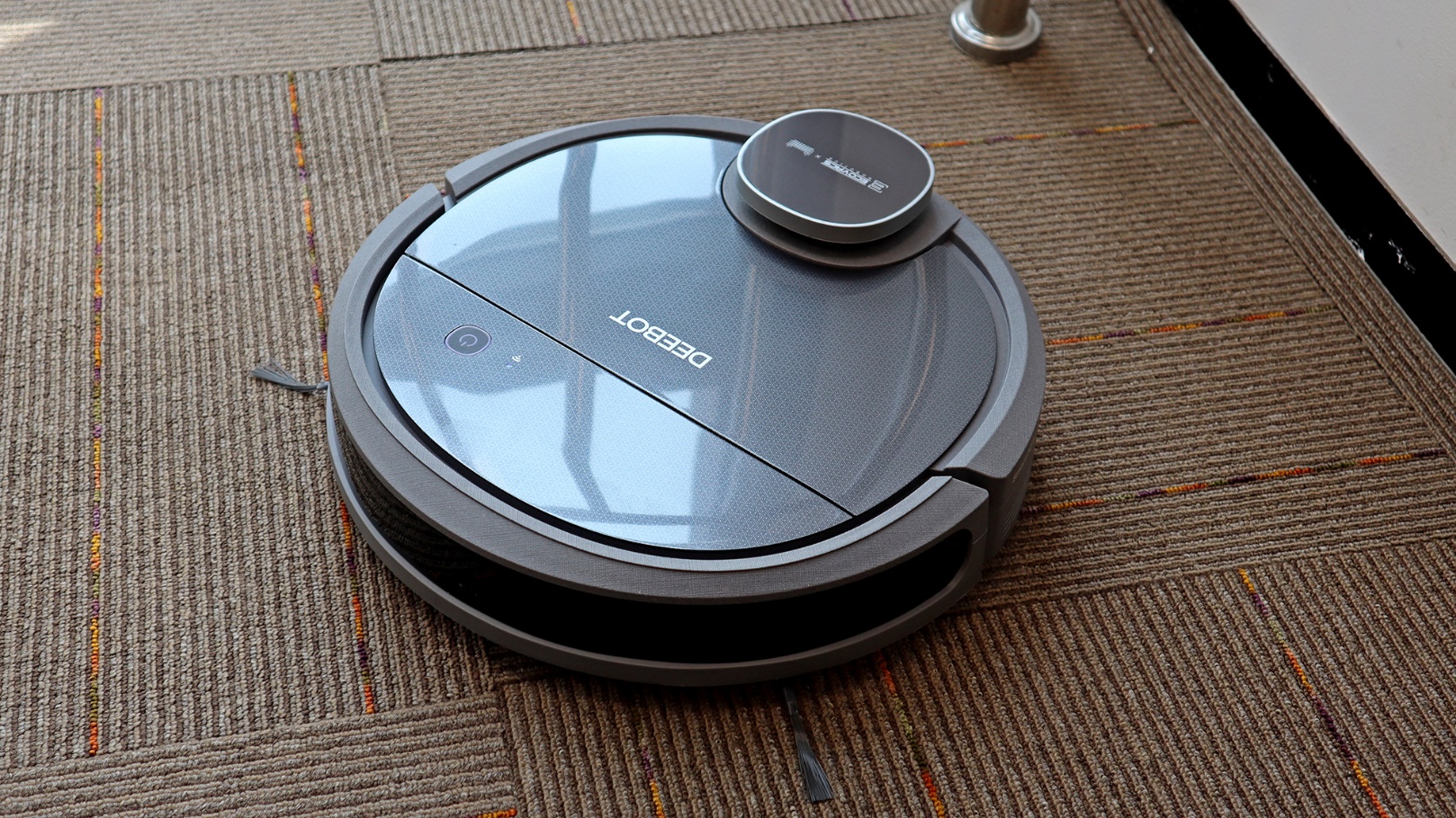 一屋不扫，何以扫天下？科沃斯机器人地宝DN55扫地机器人测评