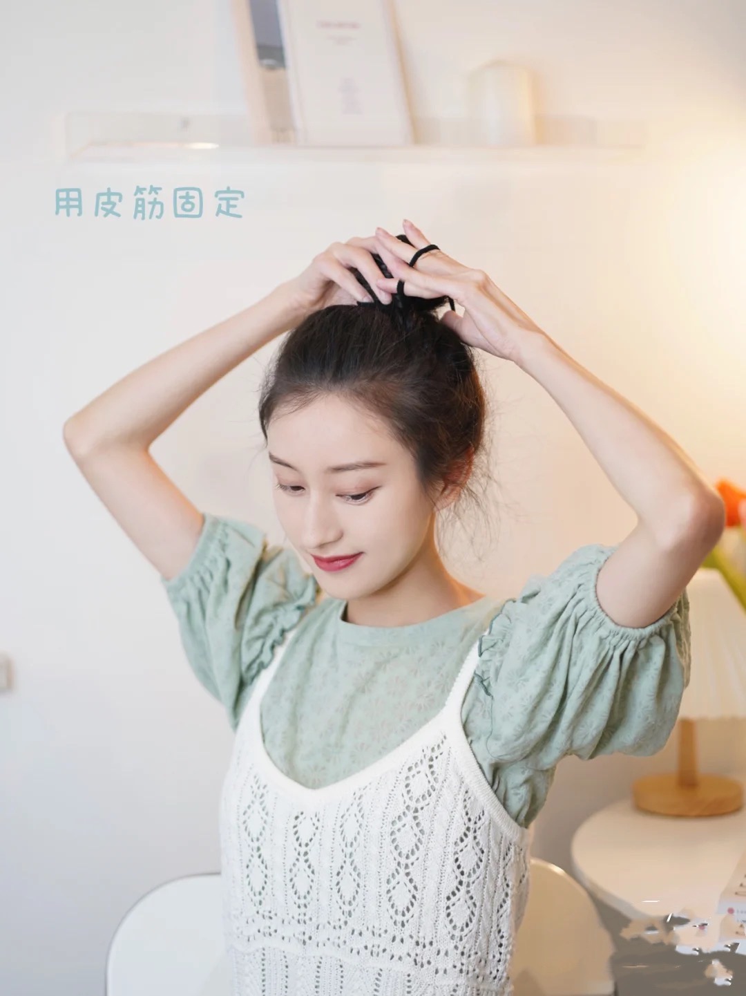 如何盘头发又简单又好看,怎样盘头发既蓬松又好看