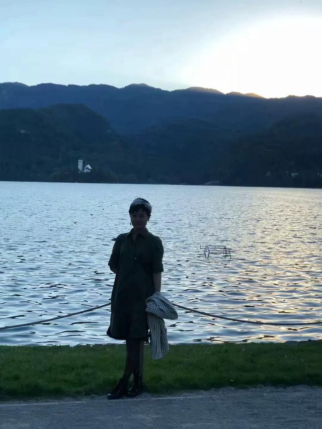 巴尔干半岛和阿尔巴尼亚,伯罗奔尼撒半岛和巴尔干半岛