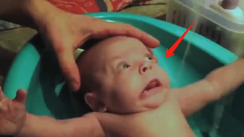 孩子抗拒洗头洗澡,三岁孩子抗拒洗澡怎么办