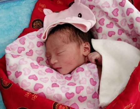 2月龄宝宝喂养护理全指南,2月宝宝打疫苗妈妈需要注意什么