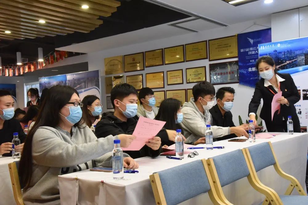 党总支召开第一次党员大会,党支部成立首次会议