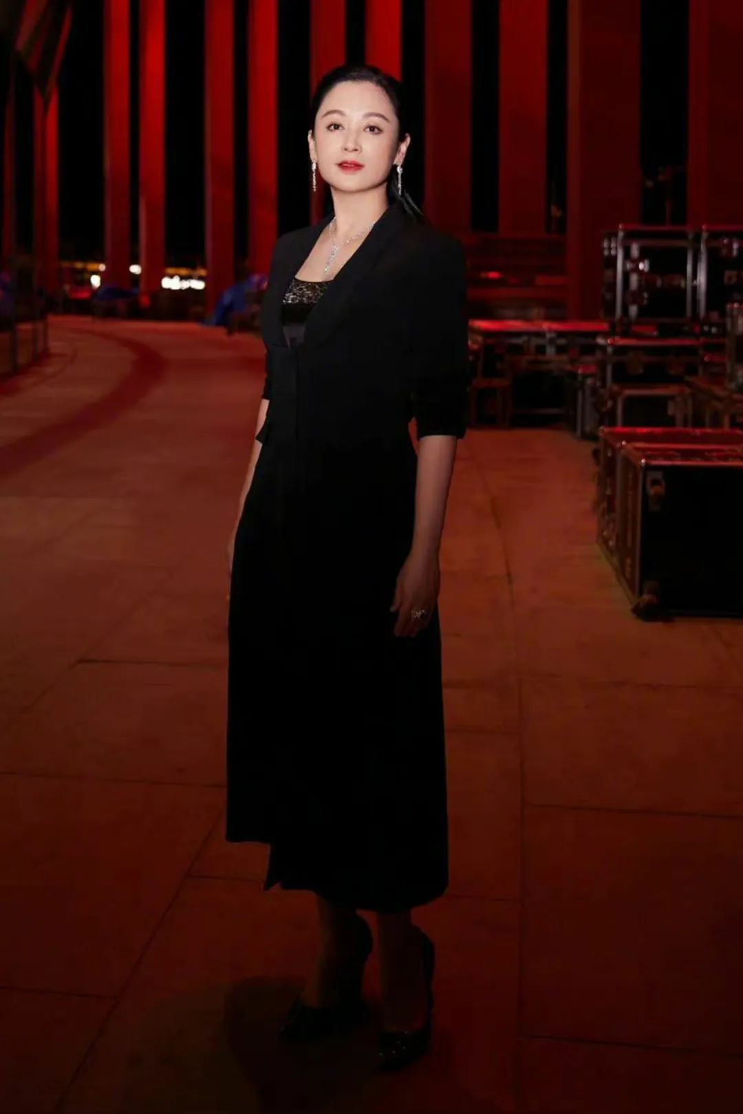 陈坤和巩俐走红毯颁奖,巩俐戛纳红毯惊艳全球