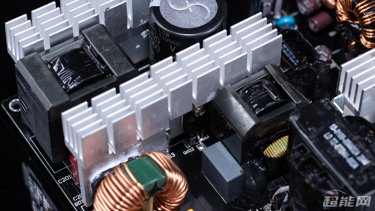 酷冷至尊500w全模组电源,酷冷至尊gtx1050atx3.0