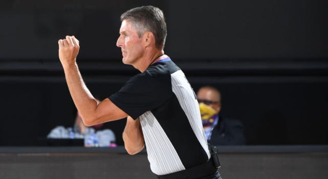 裁判能打几分,裁判操控比赛照样赢球