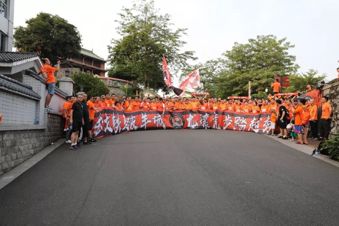 武汉卓尔0:5广州恒大,坚韧如钢铁温柔如蝶翼