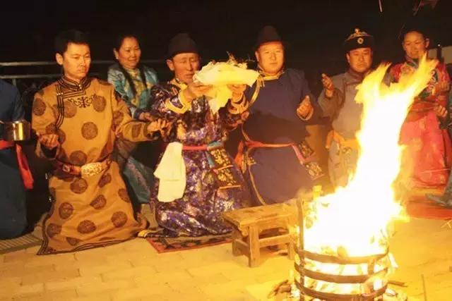 彝族纳西族蒙古族各是什么传统节日,回族藏族壮族蒙古族各是什么节