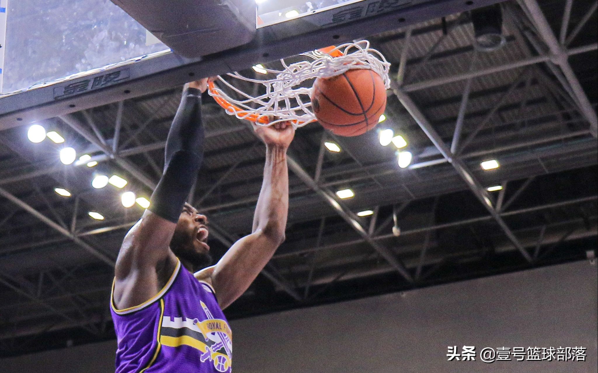 北控不敌青岛再次止步四连胜,逆转北控三连败马布里遭质疑