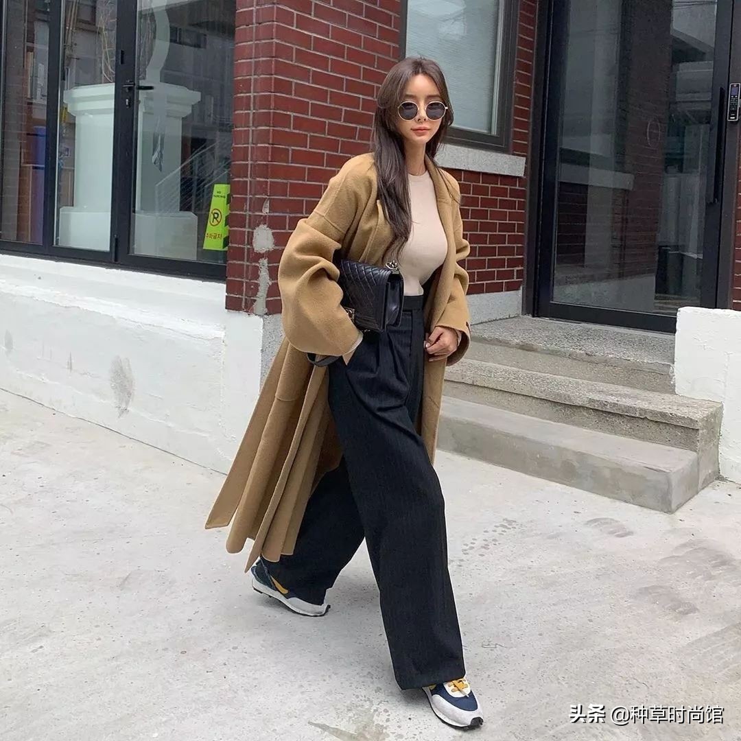 长皮衣外套女怎么穿好看,肥大的外套怎么穿好看