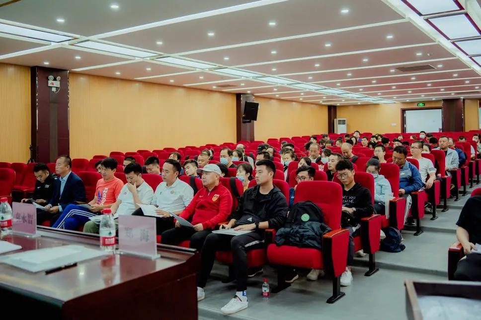 青少年足球公益培训班,满天星青少儿足球培训中心