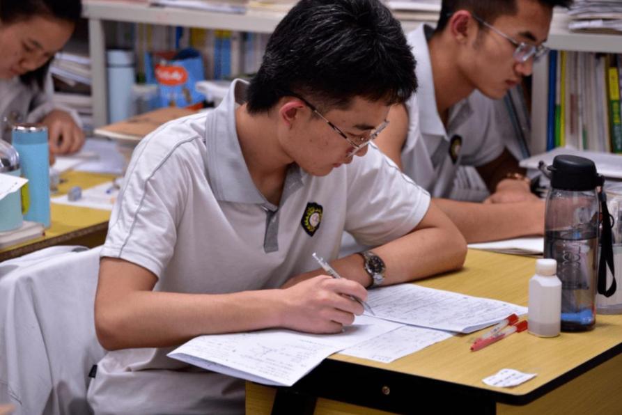 高考阅卷容易丢分的字体,高考出现神仙卷面字迹工整