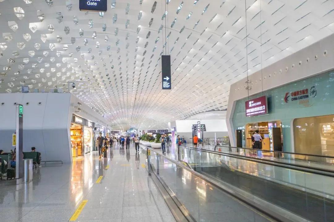 GUCCI、Burberry等10+奢侈品品牌，竟然扎堆入驻深圳机场卫星厅？