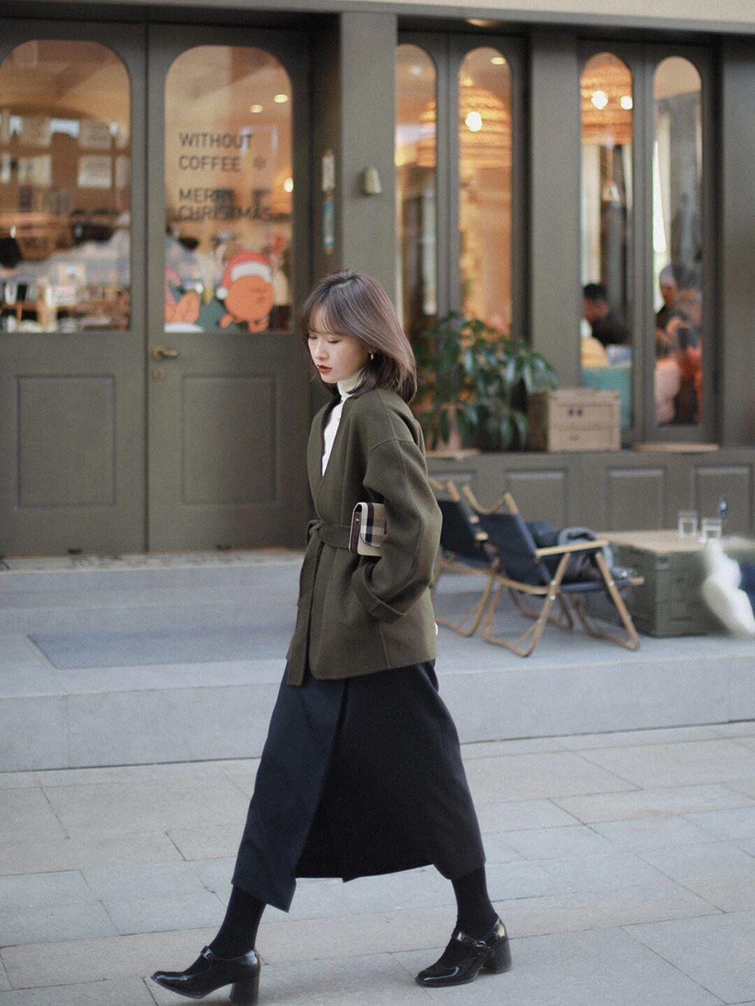 今春穿这4件薄外套好看撩人,这几款外套简单搭配帅气显年轻