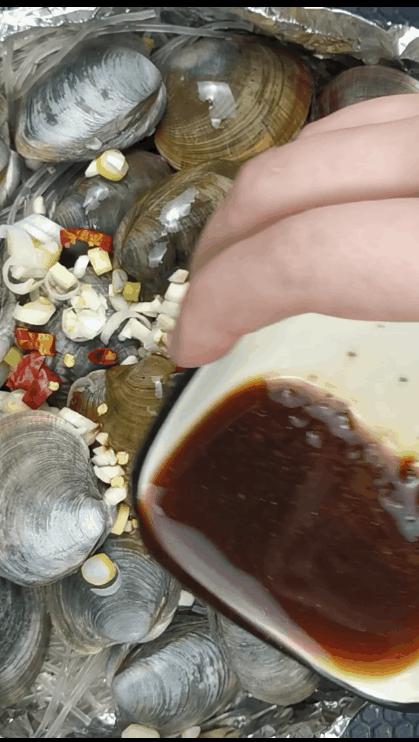 锡纸花甲粉丝煲砂锅的做法视频,简单又好吃的花甲粉丝煲