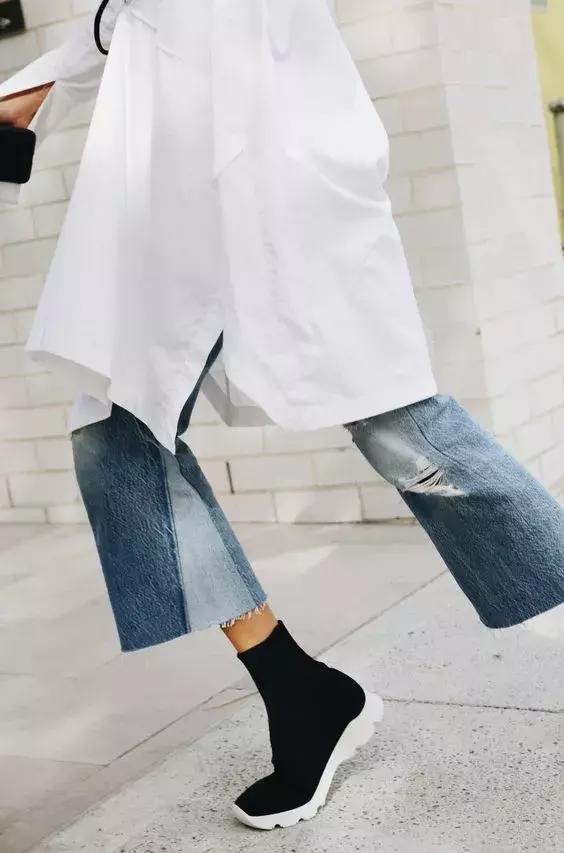 袜靴裙装解锁超能打的时髦组合,袜靴穿搭裙子