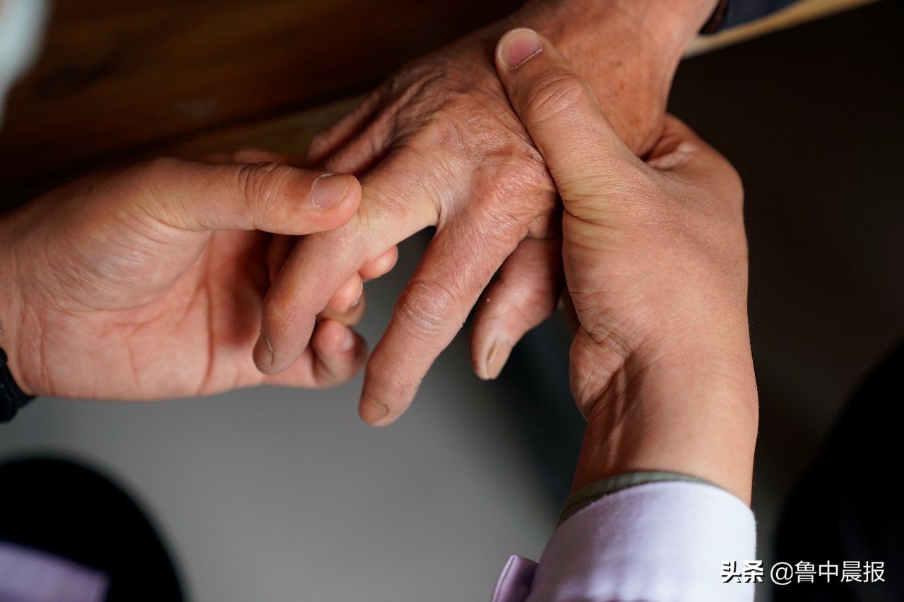 帐篷医疗队走进西流泉村村民的愁事有解了