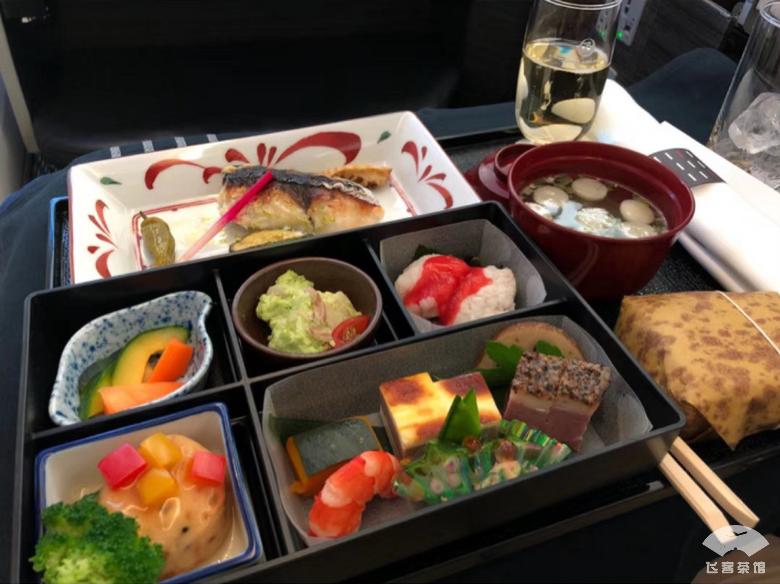 日航飞机头等舱体验视频 (日航787商务舱体验)