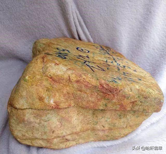 「石头整容记」靠着一副假皮囊将众人骗得团团转，其套路有多深？