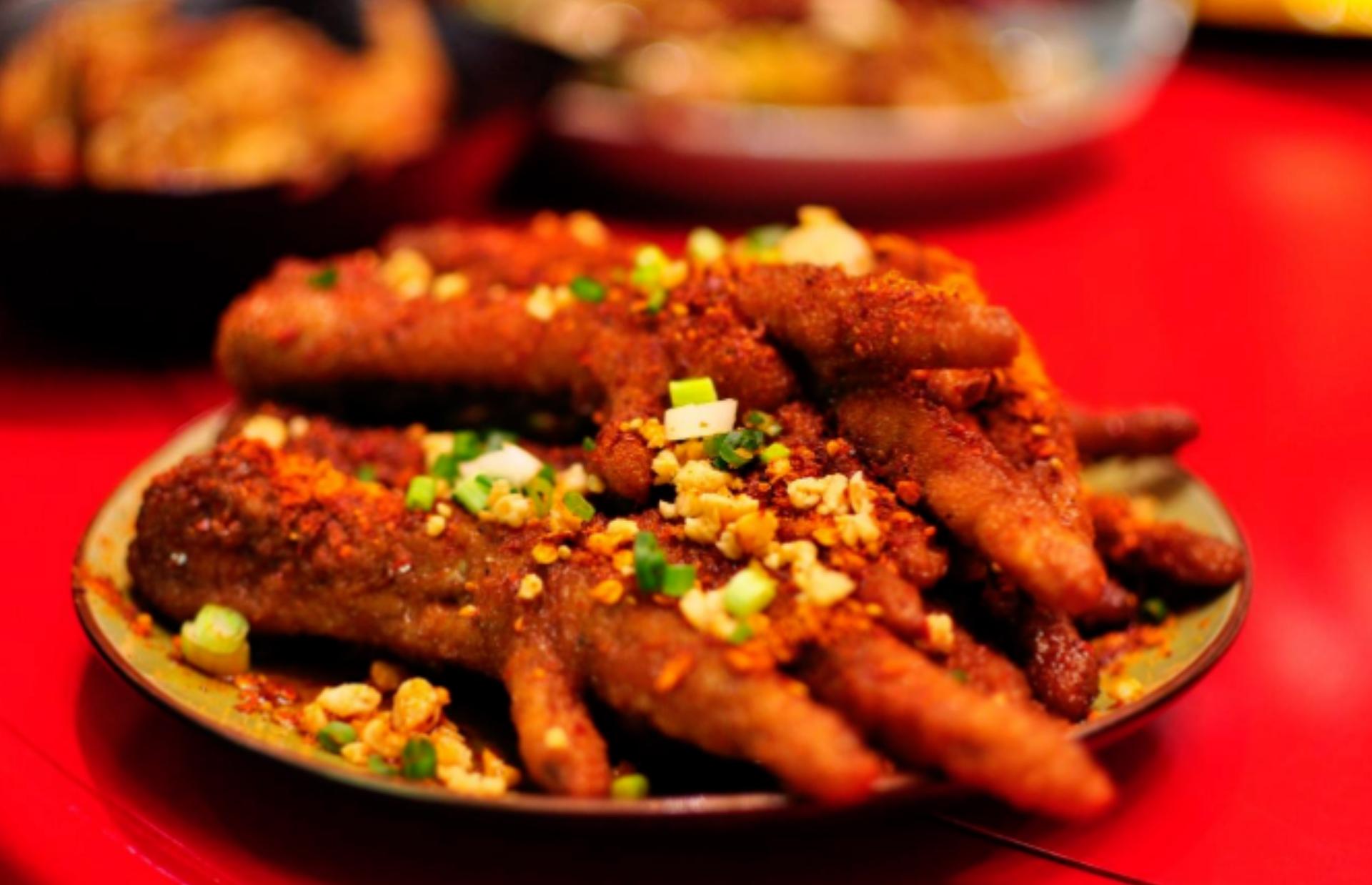 成都本地人去的小吃街,成都美食攻略小吃街建设路